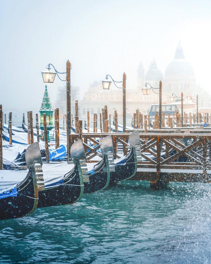 Fantastic Street Photos in Venice by Marco Gaggio