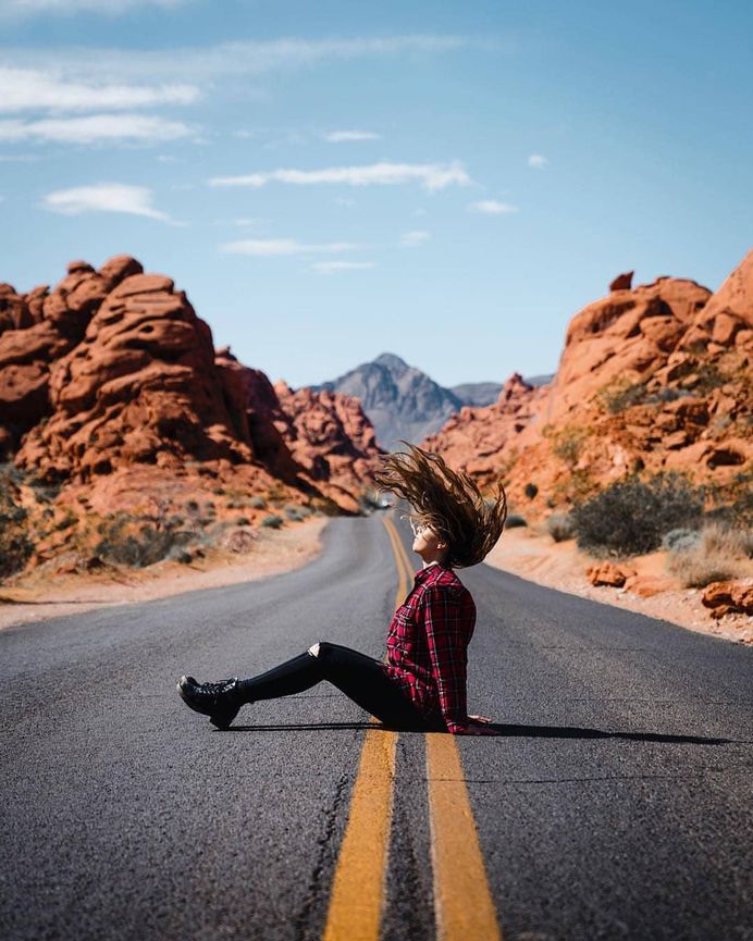 📸Photographer: Nick Acquaviva @knacqua 🎀Model: Rachel Wolnik @rachellwolnik (at Valley of Fire)