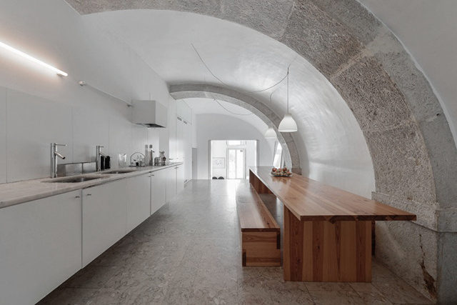 HOMES TO INSPIRE | PORTUGESE RESIDENCE