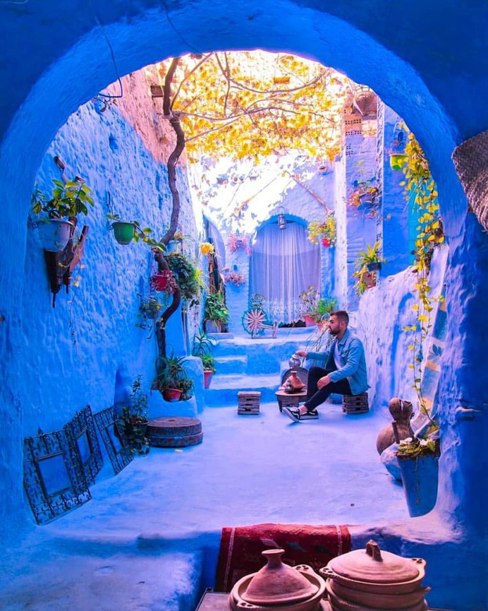 Creative and Colorful Street Photography by Miguel Ángel