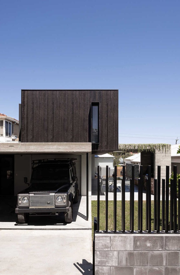 Solomon House, the Extension of a Tired Cottage by Dalecki Design
