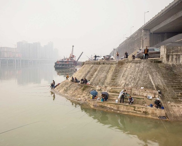 Chongqing: City of Rivers by Maciej Leszczynski