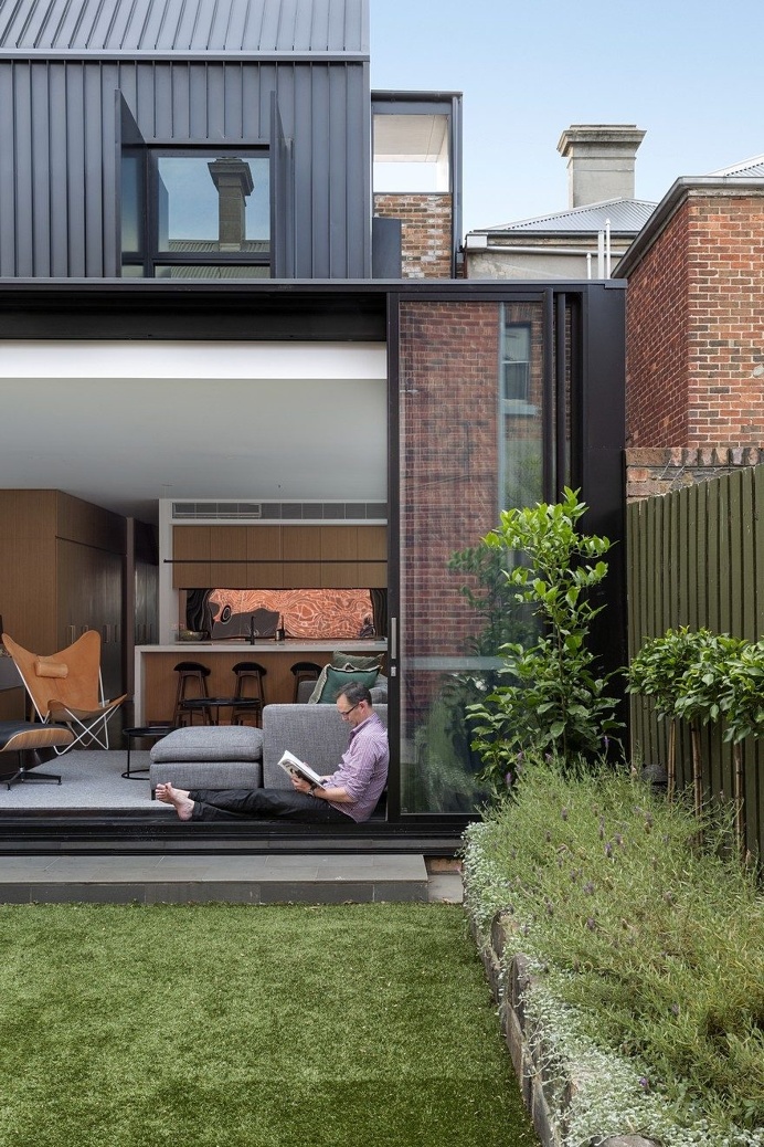 Frame Terrace House by McMahon and Nerlich Architects 11