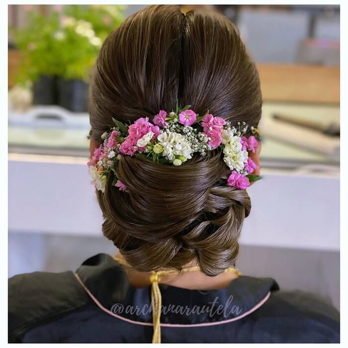 Hair Bun With Gajra
