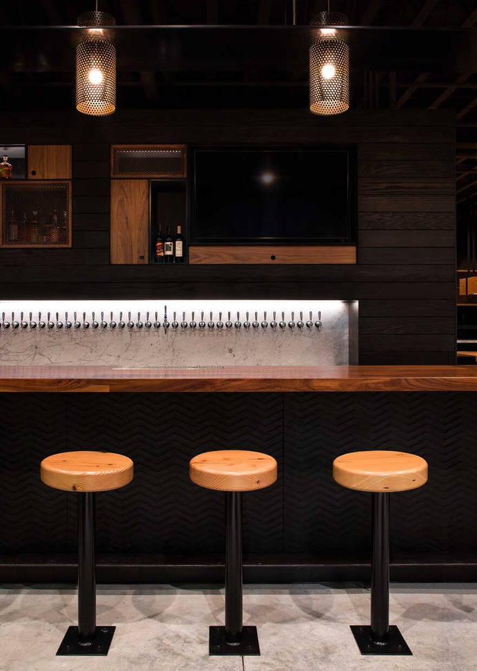 Trailbend Taproom, Seattle / Graham Baba Architects