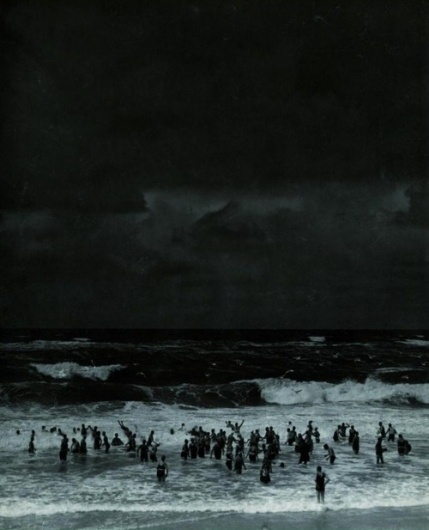 tumblr_lcctzmZBmA1qzrblzo1_500.jpg (500×617) #night #ocean #dark #people