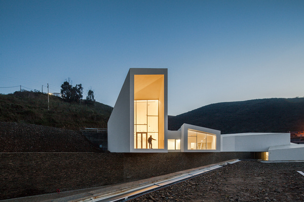 Rowing High Performance Centre by Alvaro Andradre #modern #design #minimalism #minimal #leibal #minimalist
