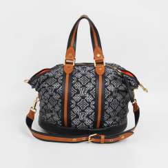 LOUIS VUITTON exclusive shoulder/messenger bag