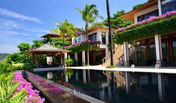Present the finest views, this private villa is a great choice for the eventual Phuket villa experience. Spacious 6 bedrooms open directly onto breathtaking ocean vistas providing the perfect start and end to each day.