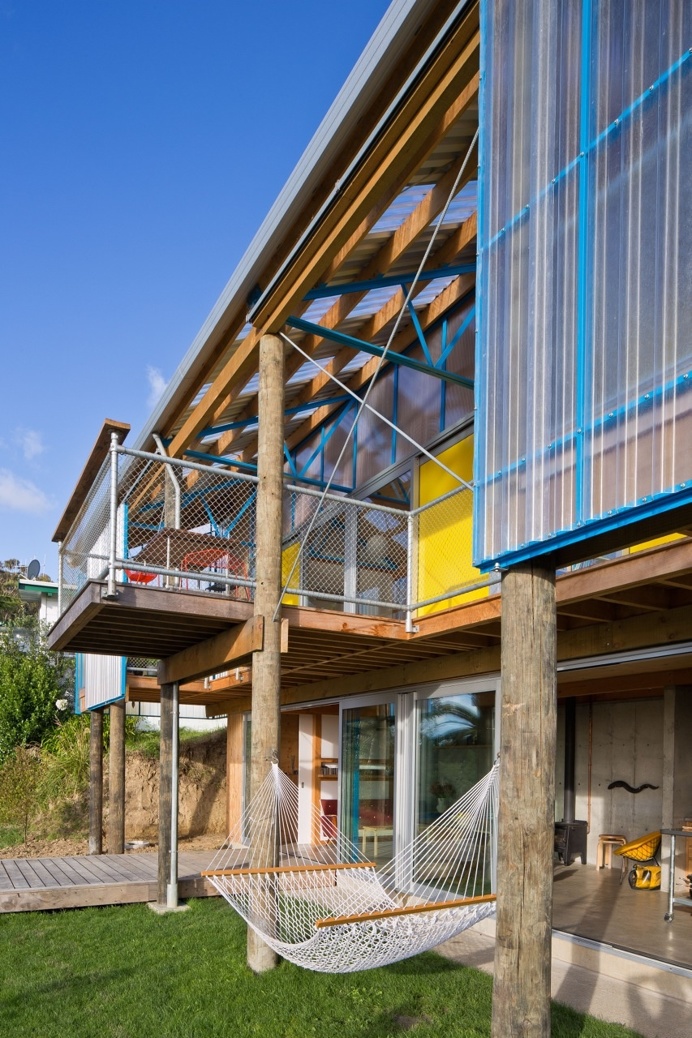 Dogbox is a House on a Steep Whanganui Hillside