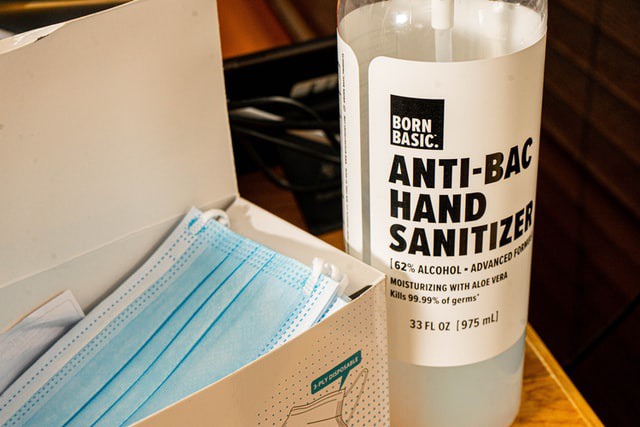 hospital grade disinfectants https://techbehindit.com/how-to/how-to-identify-and-use-hospital-grade-disinfectants/