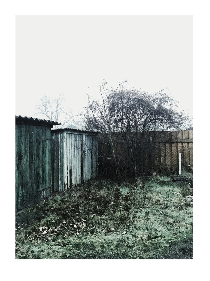 #garage #color #vsco PHOTOGRAPHIE © [ catrin mackowski ]