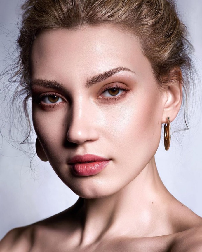 Astonishing Beauty and Fashion Photography by Laura Bello