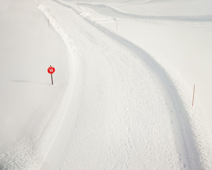 skis, piste, minimal, white, skiers, snow, white, graphic, landscape, ski lift, #white #ski #graphic #snow #lift #landscape #piste #minimal #skis #skiers