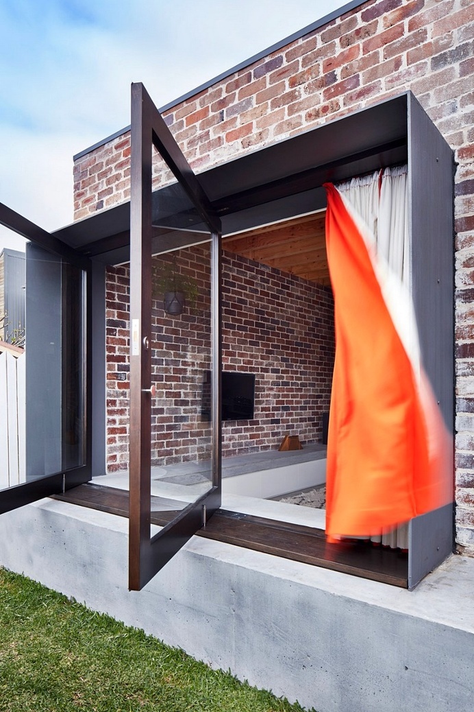 Those Architects Have Transformed a Small Semi Detached Sydney House into a Light-Filled Home
