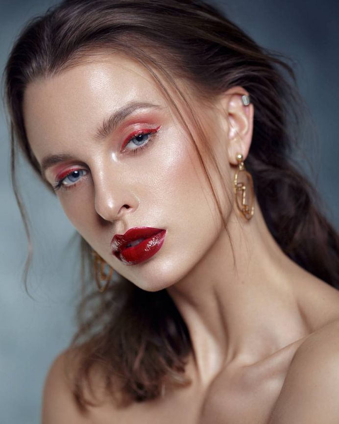 Glorious Female Portrait Photography by Mindaugas Navickas