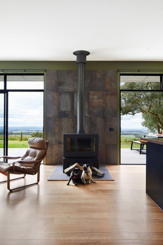 Fish Creek House - a Small, Off-the-Grid Holiday Home by ArchiBlox