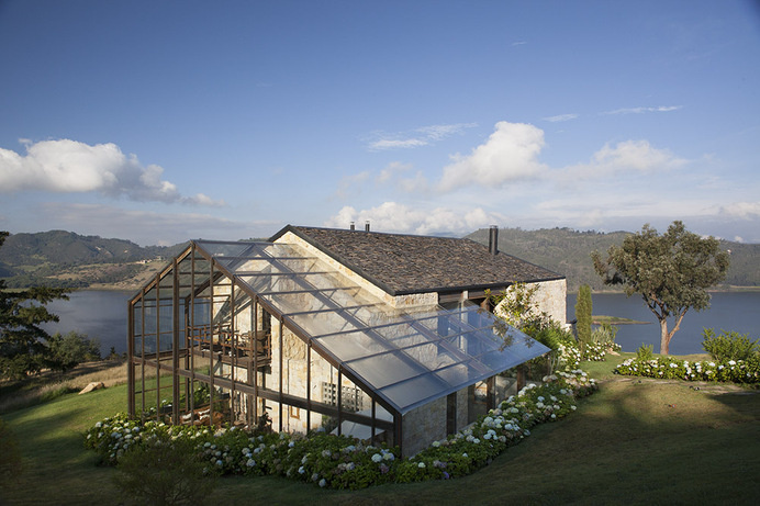 Lake House by Fernando de la Carrera and Alejandro Cavanzo - HomeWorldDesign (3) #lake #architecture #house #spain