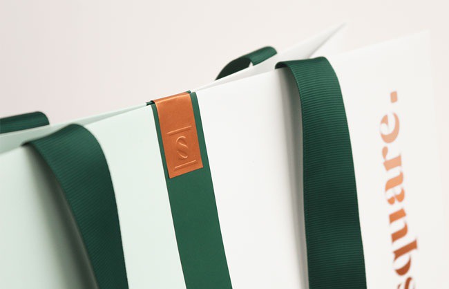 Square Chocolate Packaging Design - Mindsparkle Mag Premium handmade chocolate based in Dubai. The brand design highlight the luxury and sophistication of the product. #logo #identity #branding #design #color #photography #graphic #design #gallery #blog #project #mindsparkle #mag #beautiful #portfolio #designer