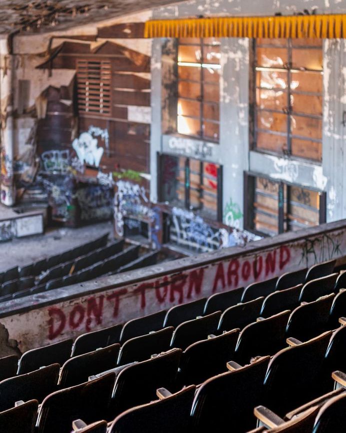 #urbexworld: Stunning Abandoned Photography by Bartlett Lentini