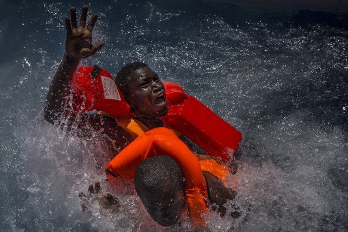 Spot News, Third Prize, Stories - Mediterranean Migration by Mathieu Willcocks