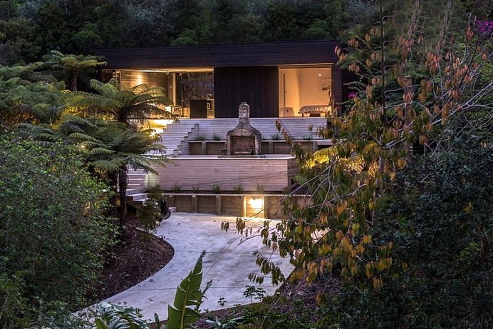 Ema House by Evelyn Mcnamara Architecture