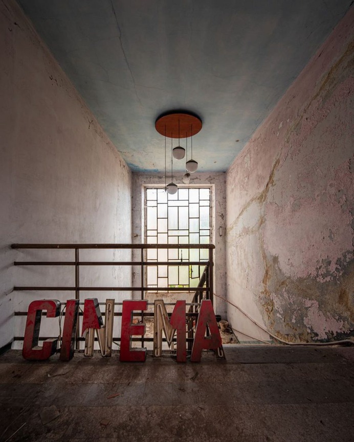 Abandoned Italy: Striking Urbex Photography by Jeroen Taal