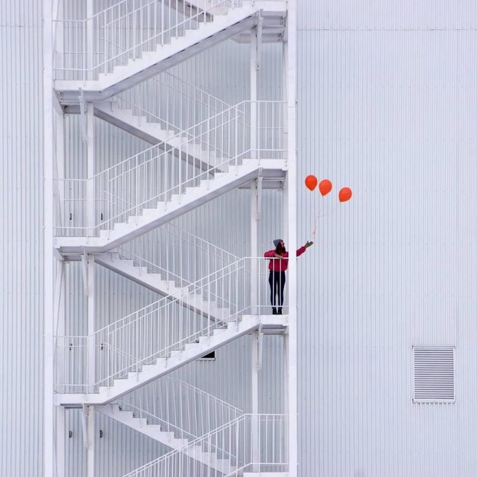 #minimal_perfection: Minimalist and Colorful Street Photography by Ilya Voroshilov