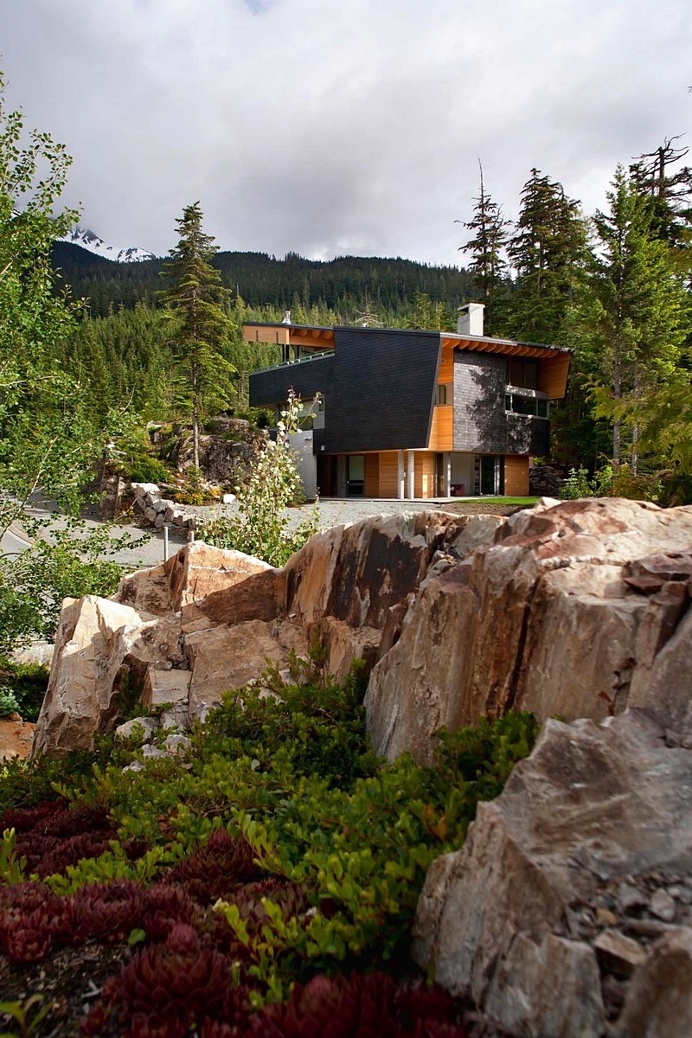 Whistler Residence by BattersbyHowat Architects