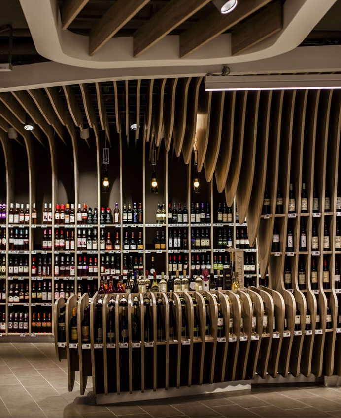 Market Space with a Friendly Industrial Atmosphere - #interior, #decor,