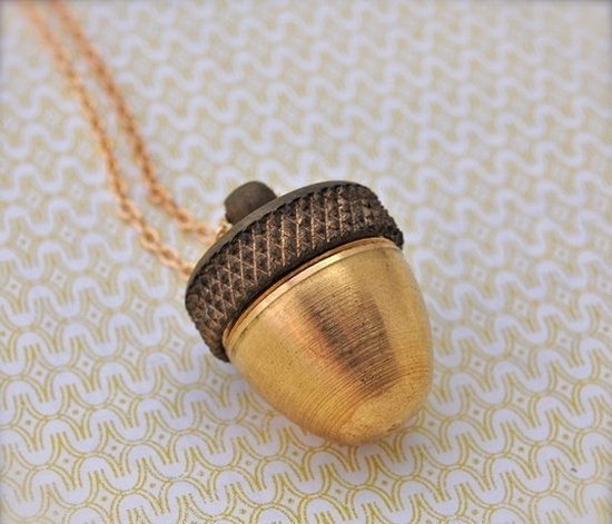 Acorn Canister Necklace twists off revealing the perfect little place for special keepsake. Love it! #treasure