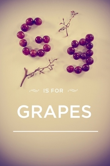 Typefruitography | // The Chic-Type Blog #grapes #photography #fruit #typography