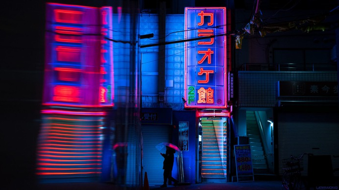 WePresent | After midnight, time and people move differently