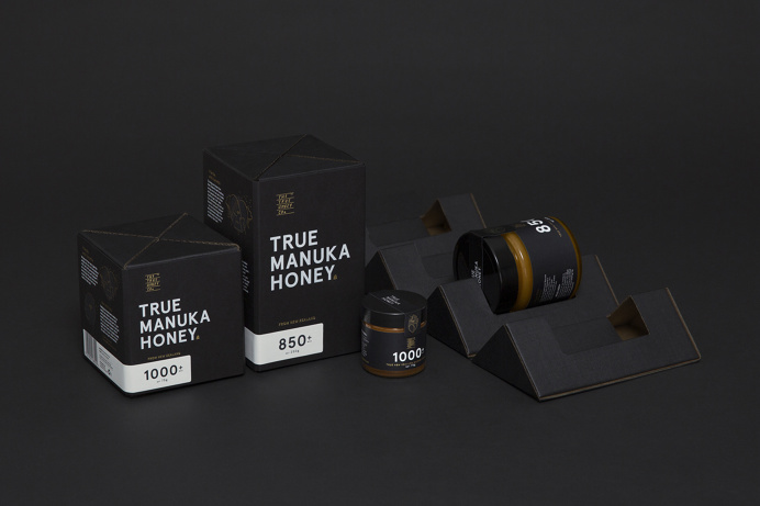 True Honey Company Branding Packaging New Zealand Marx Design inspiration mindsparkle mag designblog www.mindsparklemag.com black bee packag