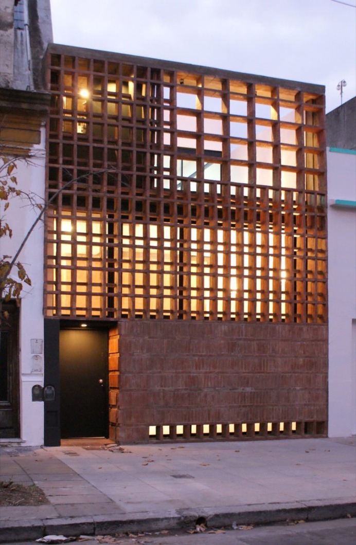 Brick House / Ventura Virzi arquitectos