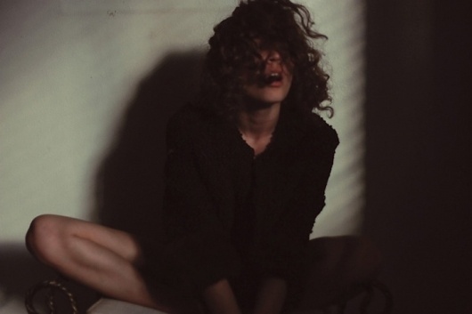 KarlaRead10.jpg (JPEG Image, 721x481 pixels) #room #photography #light #girl