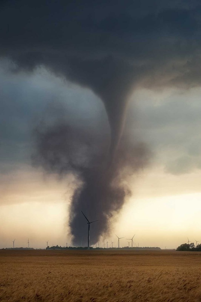 Incredible Storm Photography by Dennis Oswald