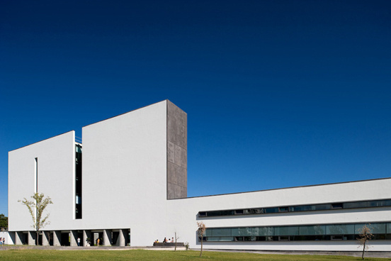 Barreiro College of Technology in Portugal by ARX Portugal Arquitectos #minimal #geometric