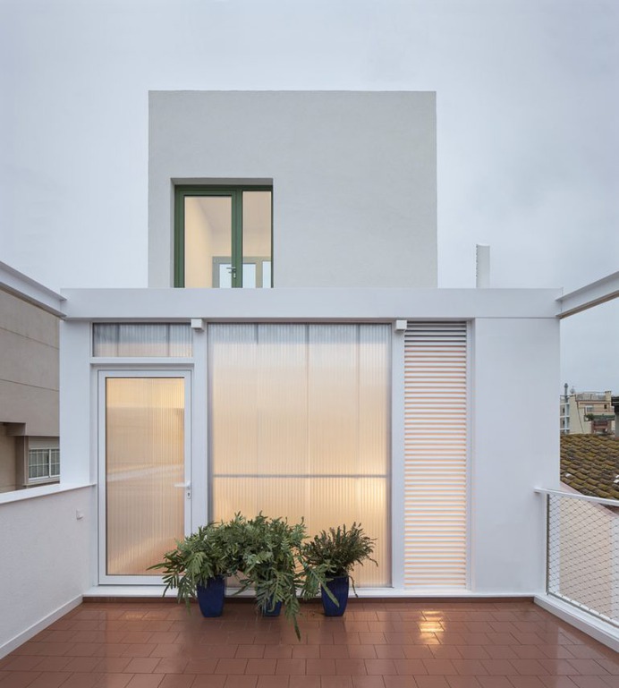 Multifamily Building PIC / Enric Rojo Arquitectura