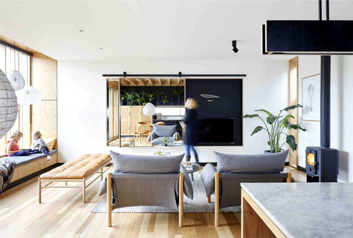Wooden Box House by Moloney Architects - InteriorZine