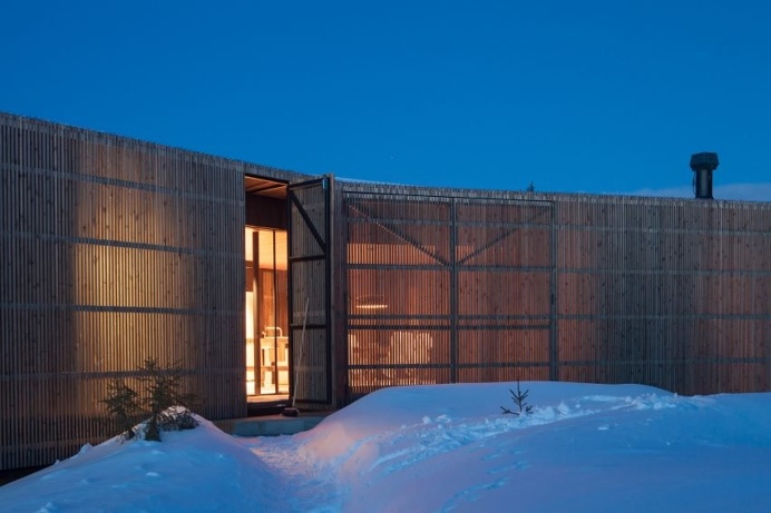 Lund Hagem installs Y-shaped cabin on hilltop above Norwegian ski resort #norway #lodge #nordic #architecture