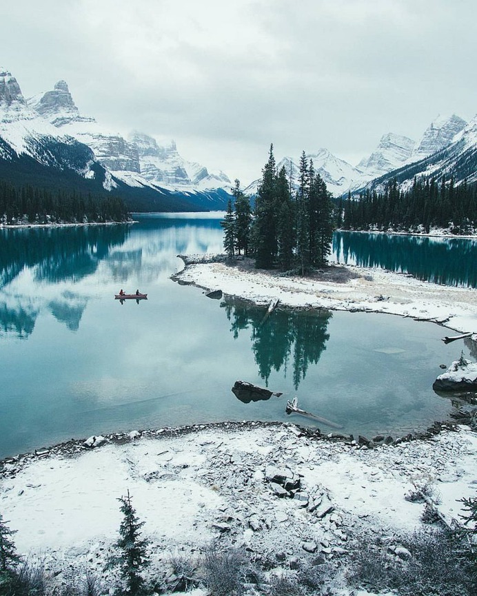 Beautiful Landscapes of Canadian Rocky Mountains by Jackson De Matos