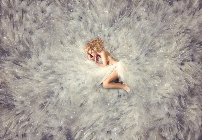 Impressive Female Portraits by Carmit Rozenzvig