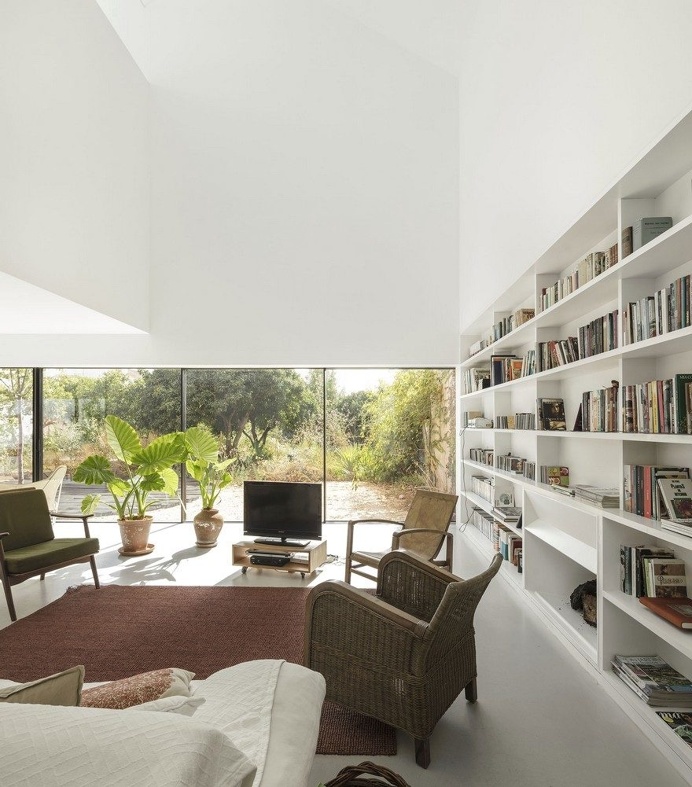 Old Winery Converted into a Comfortable Two-Story Home in Portugal 3