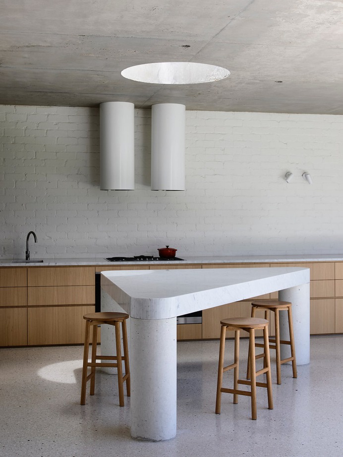 Elwood Bungalow by Rob Kennon Architects