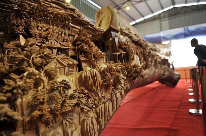 4 Years Making Spectacular Sculptures in Old Tree Trunk