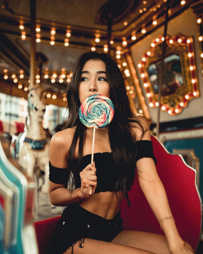 Awesome Female Lifestyle Portrait Photography by Roalyver Lopez