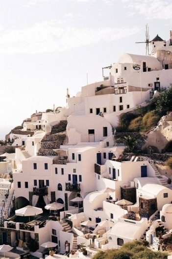 Sara Lindholm #hill #city #side