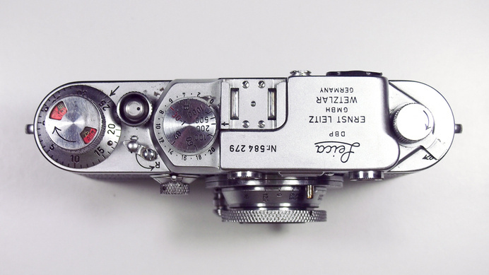 Leica III F #rangefinder #camera #dials #leica #buttons