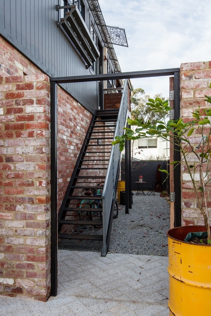 Two Apartment House by Etica Studio / Western Australia